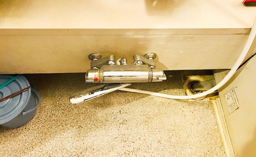 蛇口水漏れ、温度調整機能付きの蛇口の修理