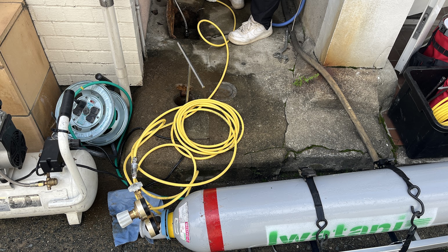 トレーサーガスで漏水調査