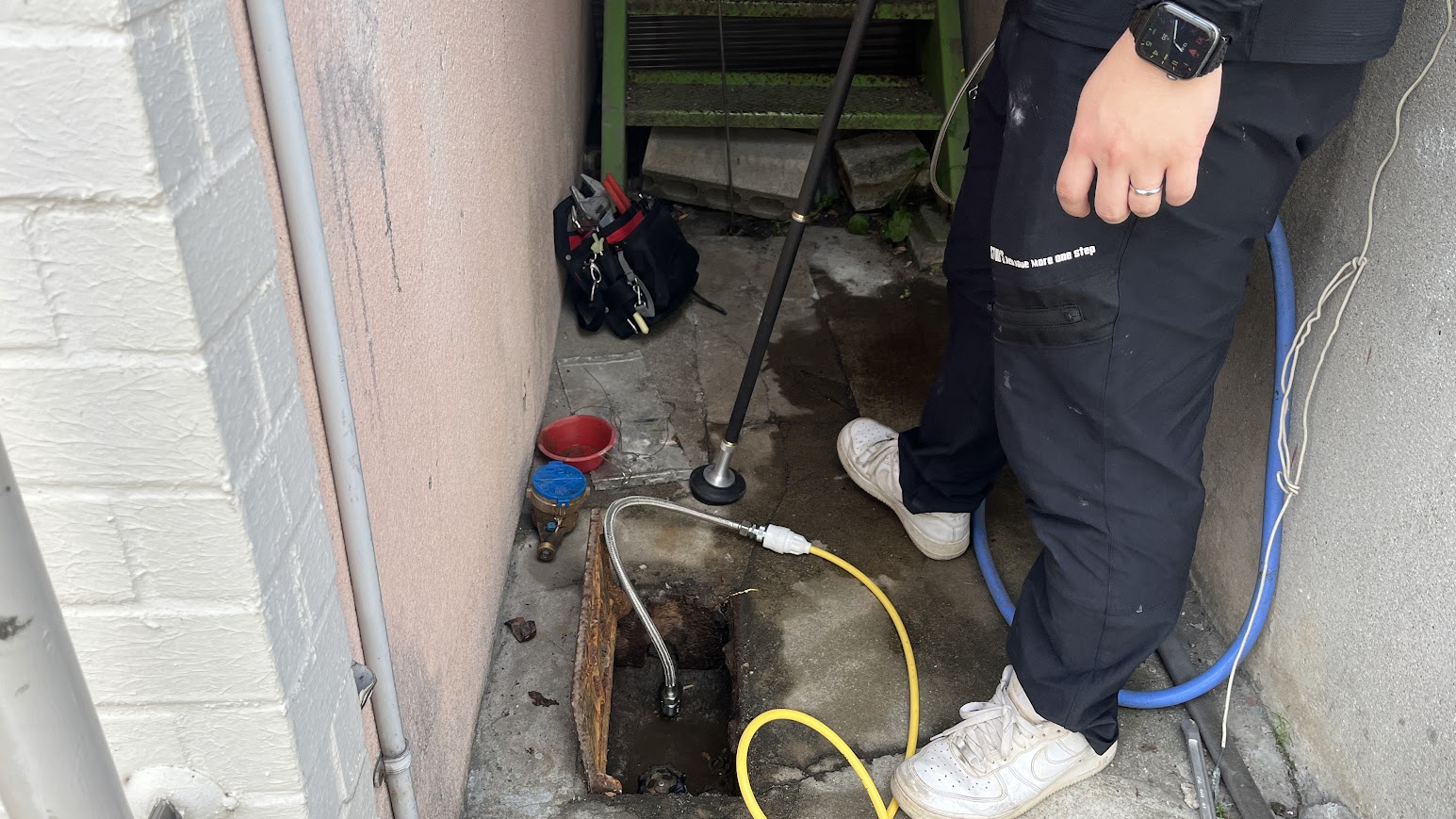 調査開始です。