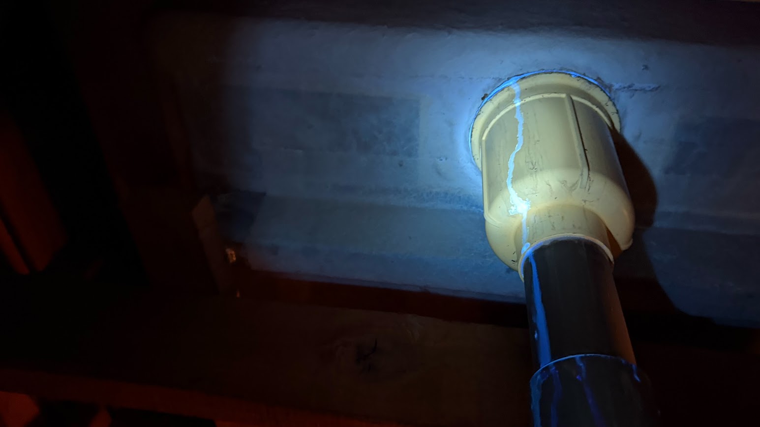 排水の水漏れ調査